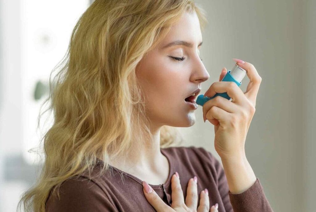 Comprendre l&rsquo;importance des éosinophiles élevés : Causes, symptômes et traitements