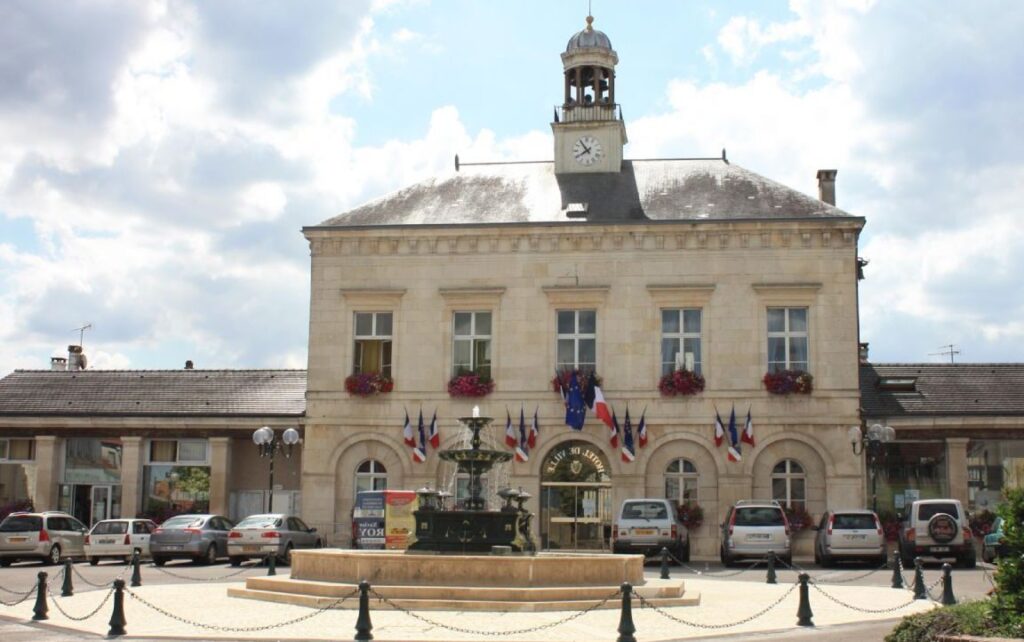 À la Découverte du 52 Rue Aimé Bouchayer 38170 Seyssinet-Pariset: Histoire et Bien-être au Cœur de la Ville