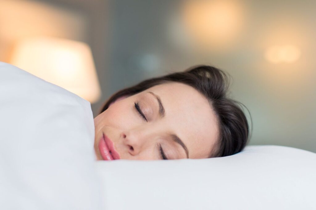 Mon enfant ronfle : causes et solutions pour des nuits paisibles