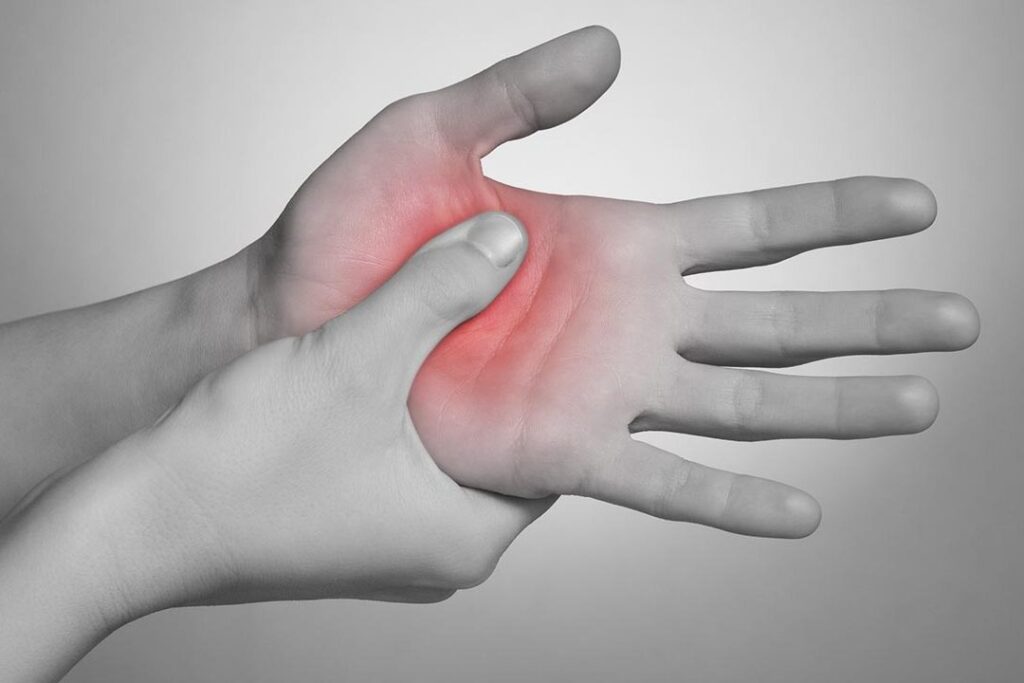 Les Douleurs au Poignet: Signification et Messages de votre Corps à Décoder