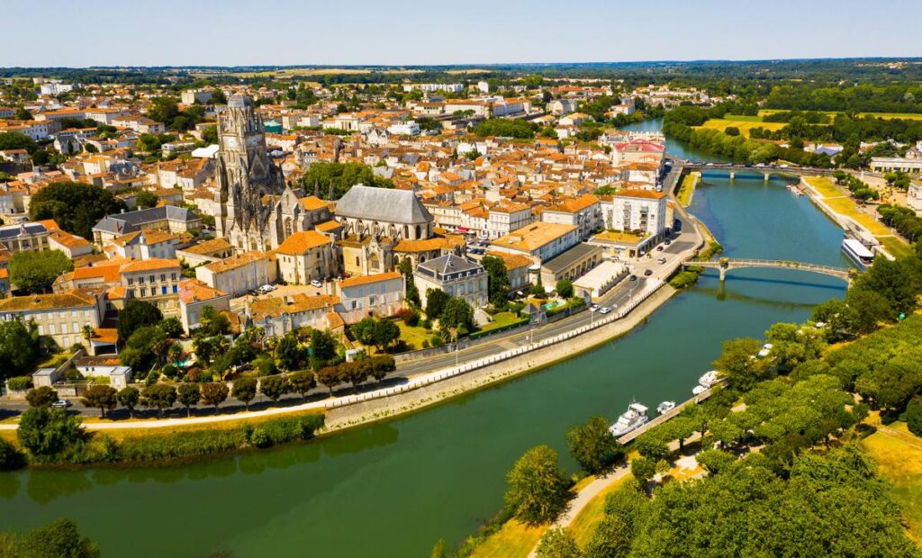 Saintes : patrimoine millénaire, quartier Saint-Louis et idées de visite